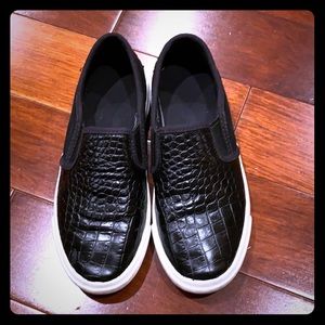 UGG LITTER GIRL SIZE 2